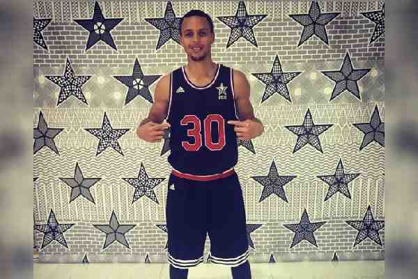 Stephen Curry represents the Warriors in the NBA league.