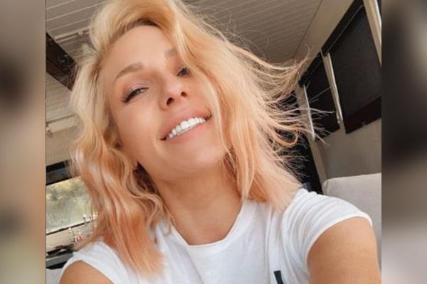 Sharna Burgess Biography - Winner Of Dancing with the Stars S27