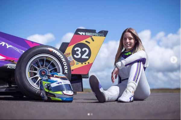 Nerea Martí Biography - Spanish Racing Driver