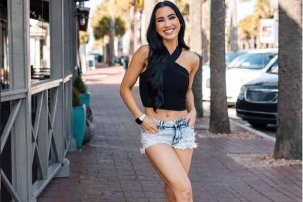 Stephanie Buttermore Biography - Fitness Instructor And YouTuber