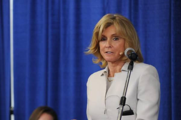 Carol Held Knight Biography - Neil Armstrong's Second Wife