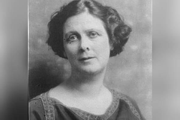 Isadora Duncan Biography - American Dancer