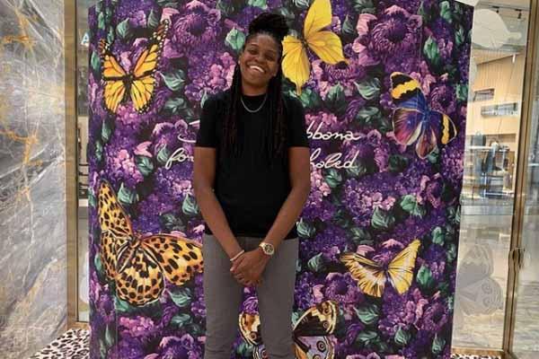 Jonquel Jones Biography - 2021 WNBA Most Valuable Player