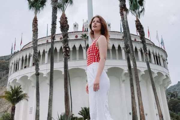 Ali Astin Biography - Actress And Sean Astin's Daughter