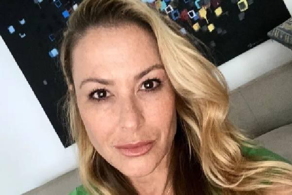 Anastacia Biography - Singer And Songwriter