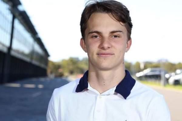Oscar Piastri Biography - Australian Race Car Driver