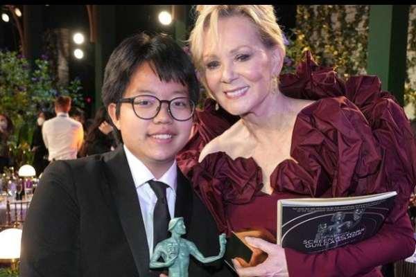 Is Jean Smart Raising Her Son Forrest Gilliland As A Single Mother?