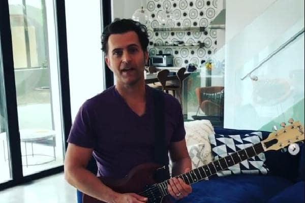 Dweezil Zappa Biography - Rock Guitarist And Frank Zappa's Son