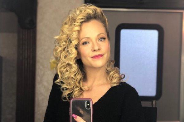 Amanda Clayton Biography - City On A Hill Star