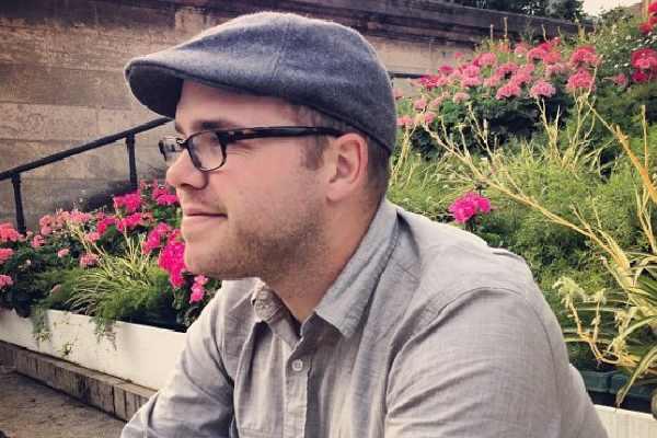 Ryan O'Neal Biography - Chicago Based Singer-Songwriter