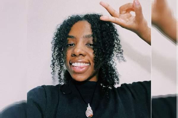 Dua Saleh Biography - Singer Turned Actor