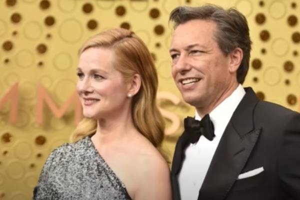 laura linney husband marc schauer