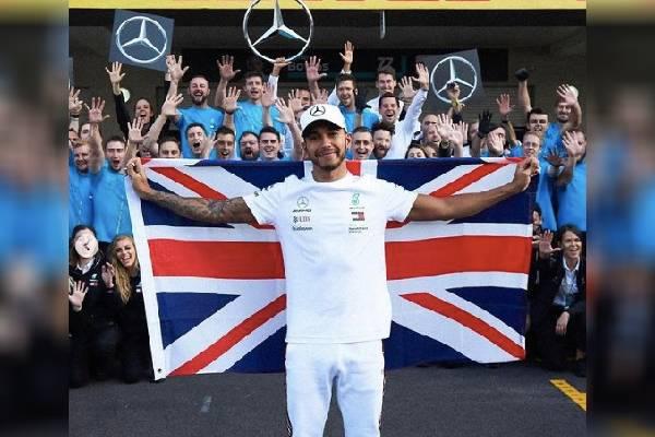 Lewis Hamilton Biography - Net Worth, Career, Family, Girlfriends, Dog
