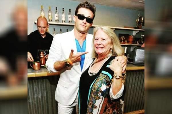 Jacelyn Reeves Biography - Former Flight Attendant And Clint Eastwood's Baby Mama