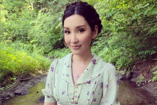 Lauren Chen Biography - Net Worth, Career, Family, Parents, Husband